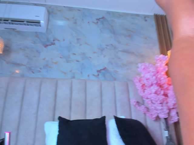 PixzyMartinez live cam on BongaCams