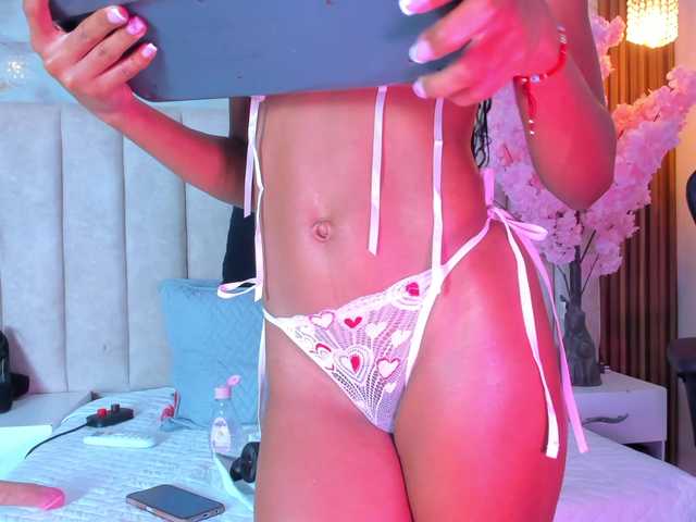 PixzyMartinez live cam on BongaCams