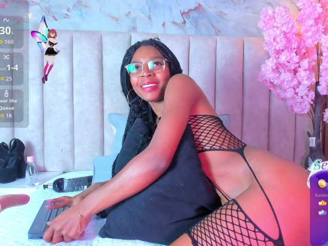 PixzyMartinez live cam on BongaCams