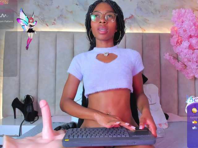 PixzyMartinez live cam on BongaCams
