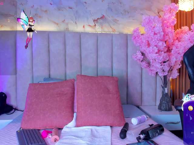PixzyMartinez live cam on BongaCams