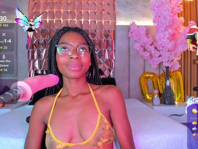 PixzyMartinez live cam on BongaCams