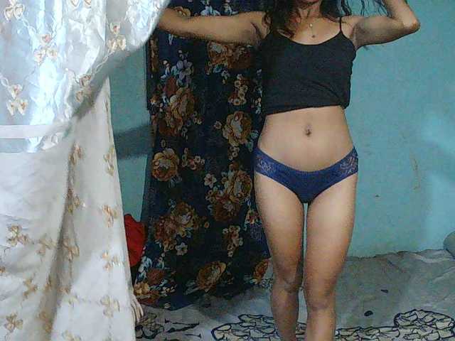 Nina-001 live cam on BongaCams