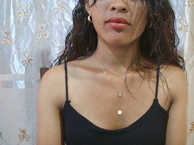 Nina-001 live cam on BongaCams