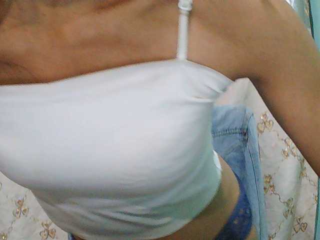Nina-001 live cam on BongaCams
