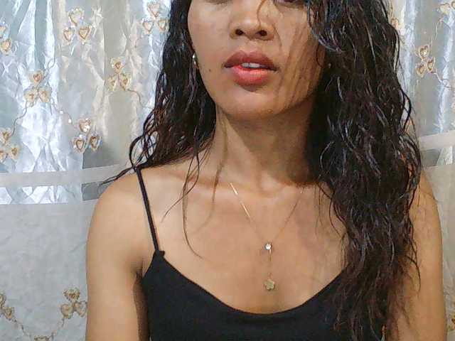 Nina-001 live cam on BongaCams