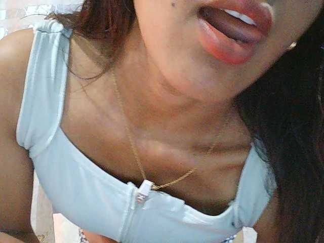 Nina-001 live cam on BongaCams