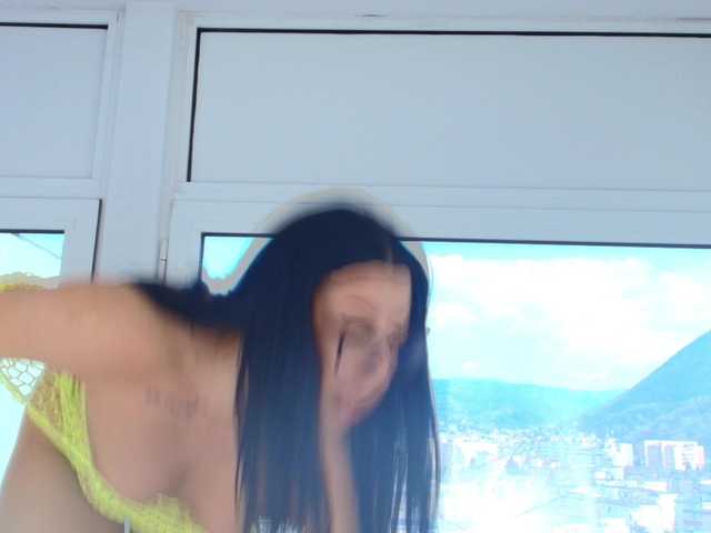 MissyScarlet's BongaCams show and profile