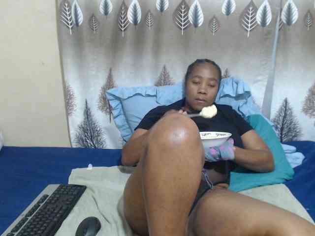 SexyLipsss webcam