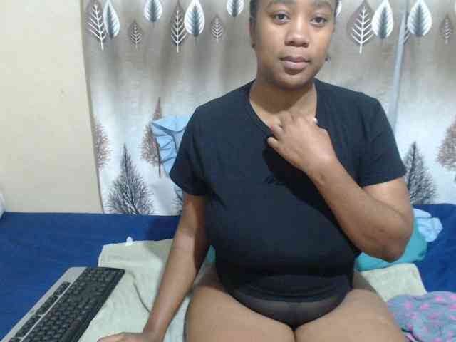 SexyLipsss webcam