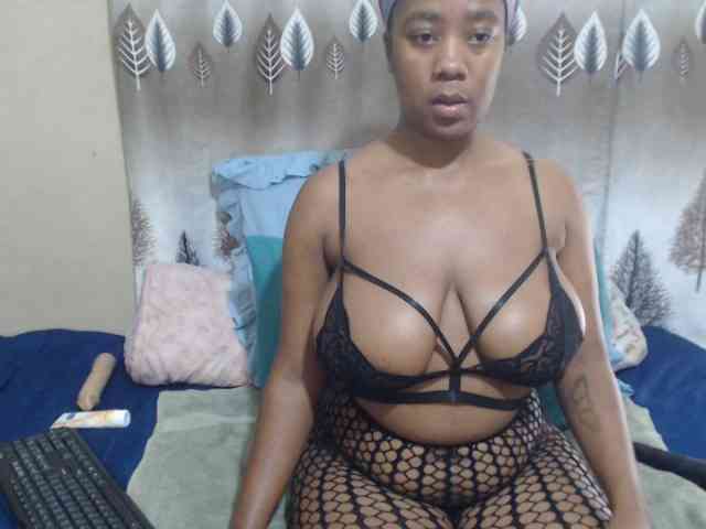SexyLipsss webcam