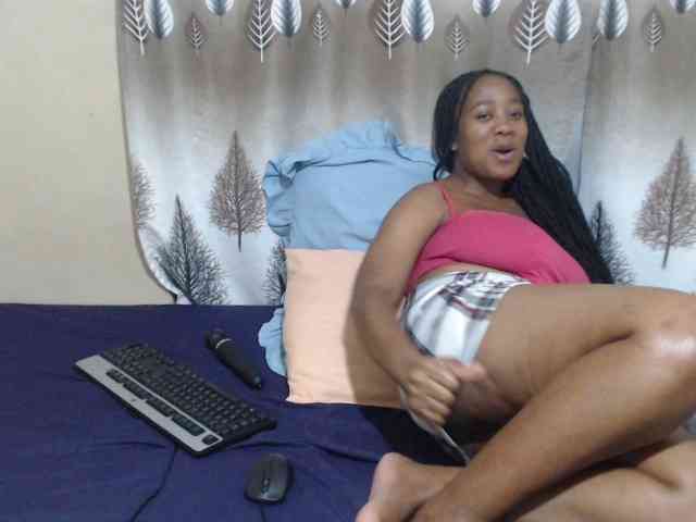 SexyLipsss webcam