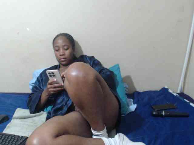 SexyLipsss webcam