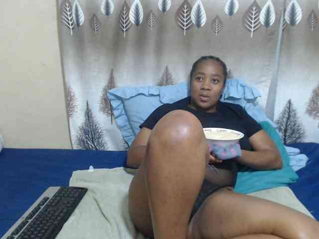 SexyLipsss webcam
