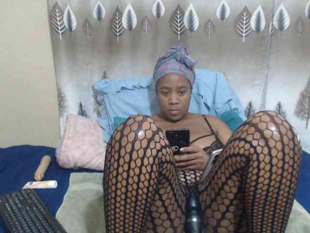 SexyLipsss webcam