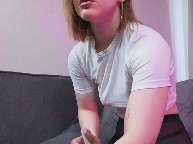 MollyVelvet's BongaCams show and profile