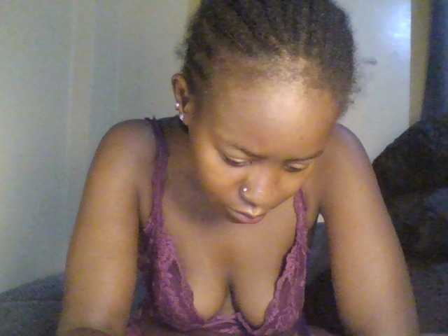 Malaina live cam preview