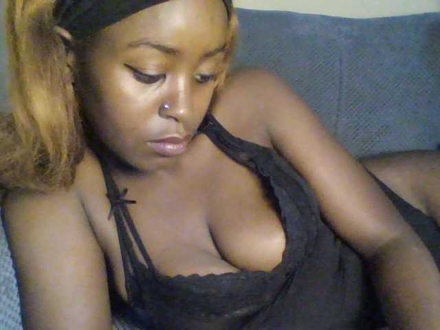 Malaina webcam bongacams model stream image