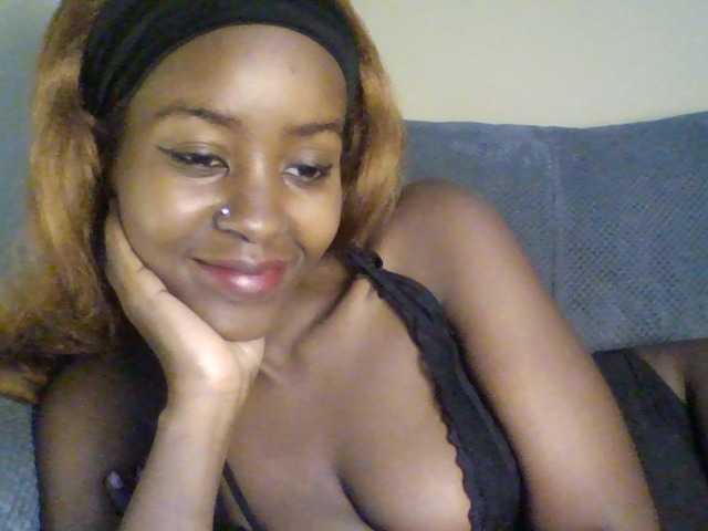 Malaina webcam bongacams model stream image