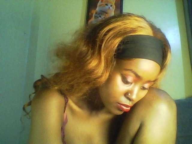 le modèle Mailena est en webcam porno dans un show sur le site bongacams, il possède les tags suivants: Ebony,Redhead,Trimmed