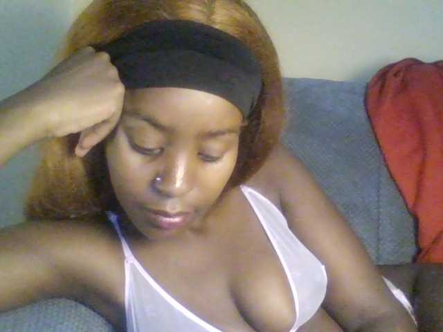 Malaina live cam preview