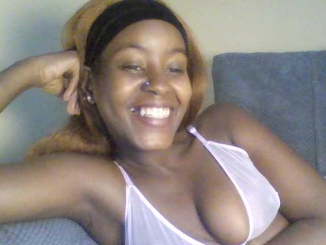 Malaina live cam preview