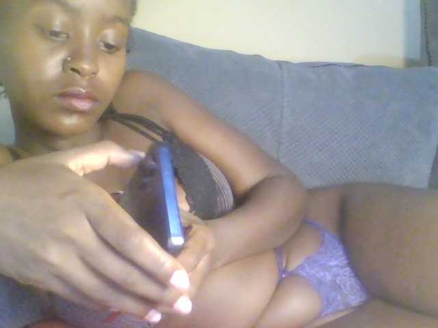 Malaina live cam preview