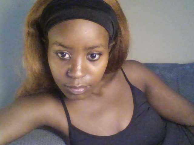 le modèle Malaina est en webcam porno dans un show sur le site bongacams, il possède les tags suivants: Ebony,Redhead,Trimmed