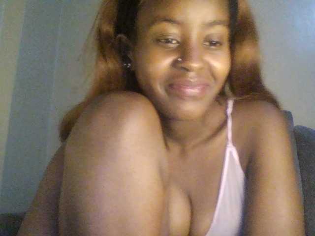Malaina live cam preview