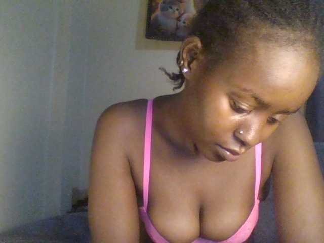 Malaina live cam preview
