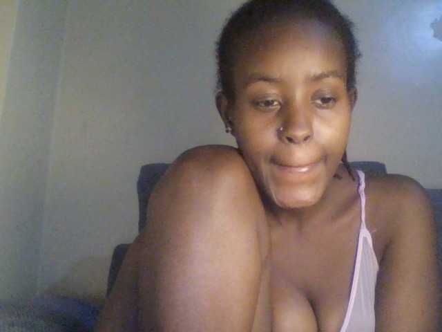 Malaina live cam preview