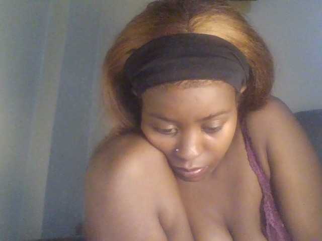 Malaina live cam preview
