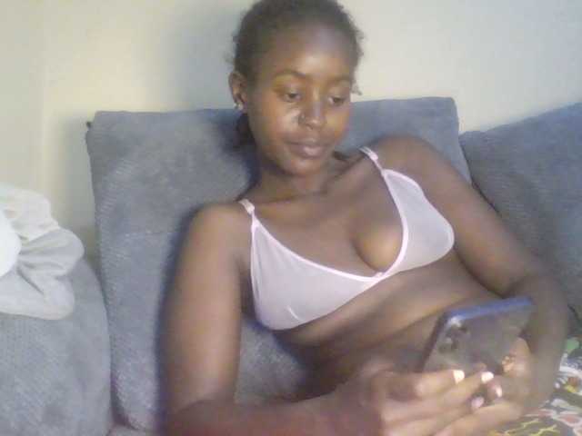 Malaina — live female cam