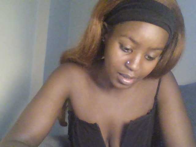 le modèle Malaina est en webcam porno dans un show sur le site bongacams, il possède les tags suivants: Ebony,Redhead,Trimmed