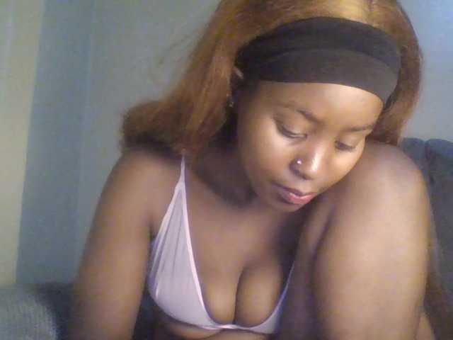 Malaina live cam preview