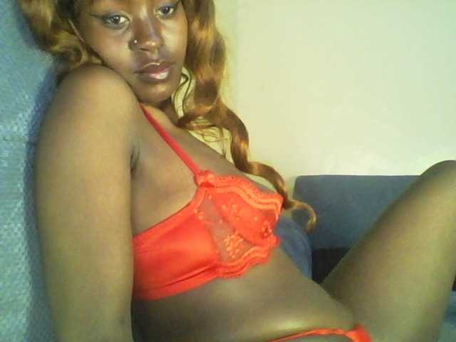 le modèle Mailena est en webcam porno dans un show sur le site bongacams, il possède les tags suivants: Ebony,Brunette,Trimmed