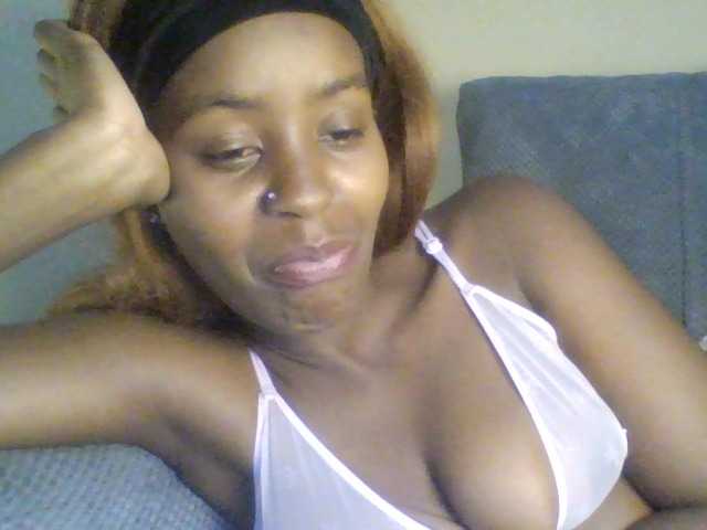 Malaina live cam preview