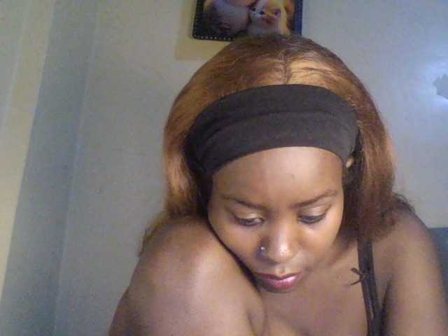 Malaina webcam bongacams model stream image