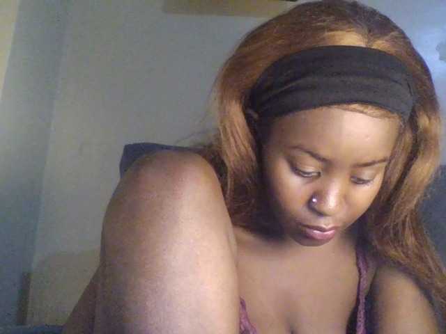 Malaina live cam preview