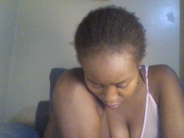 Malaina live cam preview