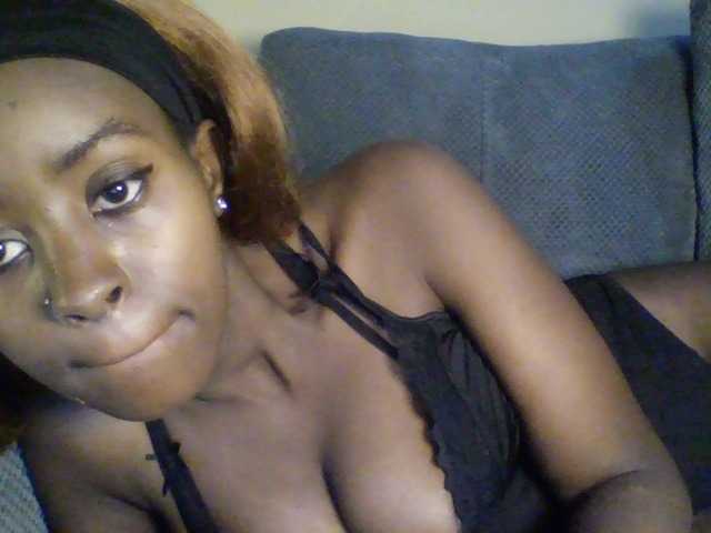 Malaina webcam bongacams model stream image