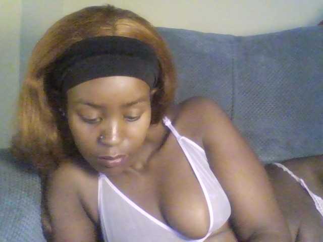 Malaina live cam preview