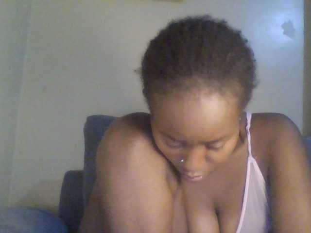 Malaina live cam preview