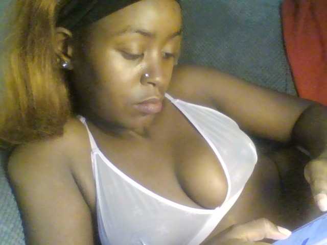 Malaina live cam preview