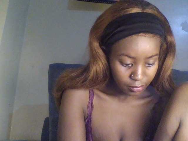 Malaina live cam preview