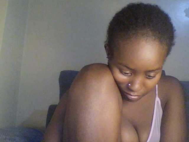 Malaina live cam preview