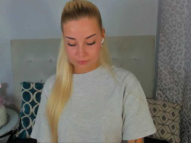 KristyAngel live cam on BongaCams