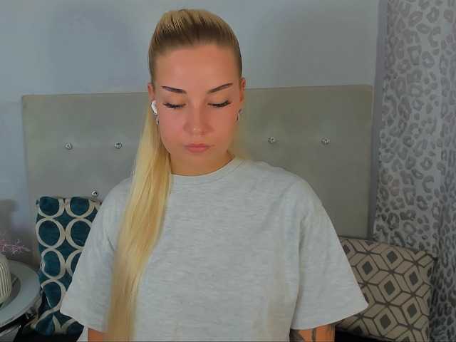 KristyAngel live cam on BongaCams