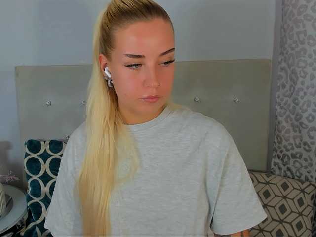 KristyAngel live cam on BongaCams