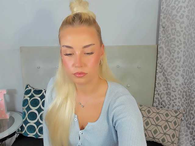 KristyAngel live cam preview